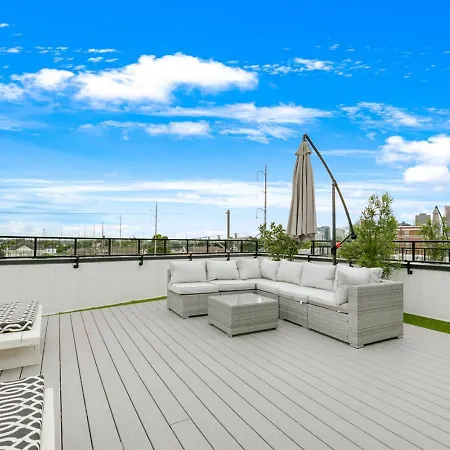 Luna Rooftop Villa